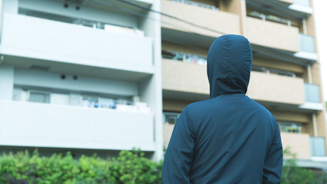 誰かに付きまといをされいて犯人を知りたい 探偵に集団ストーカー対策サポートを依頼した体験談 集団ストーカー対策の解決は調査士会