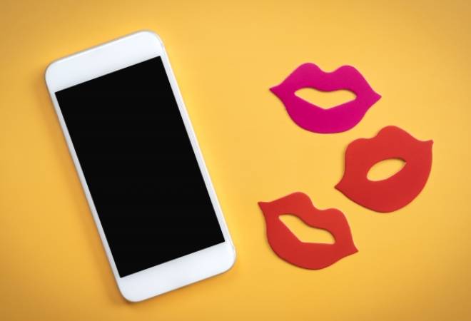 夫のスマホにTinderが入っていた！｜愛知県の探偵の浮気調査