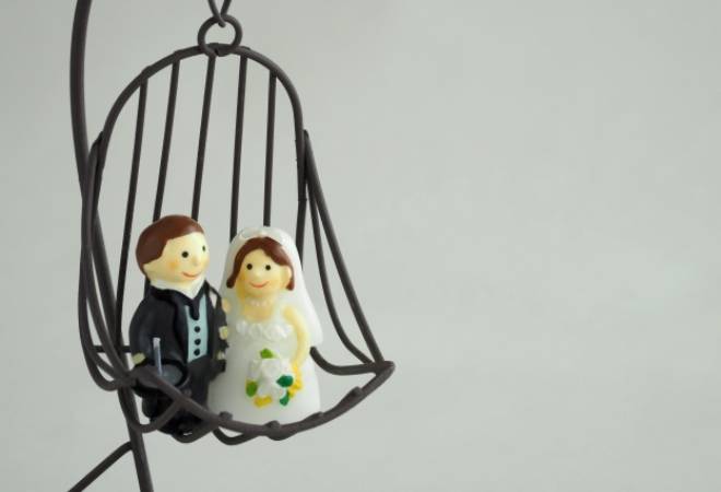 結婚相手の身辺に対して不安があるときは｜探偵法人調査士会