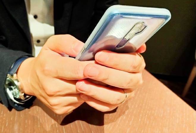 Tinderに既婚者が多いって本当？不倫のリスクとは