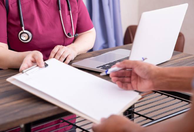 離れた精神科病院に入院中の家族の様子を確認したい