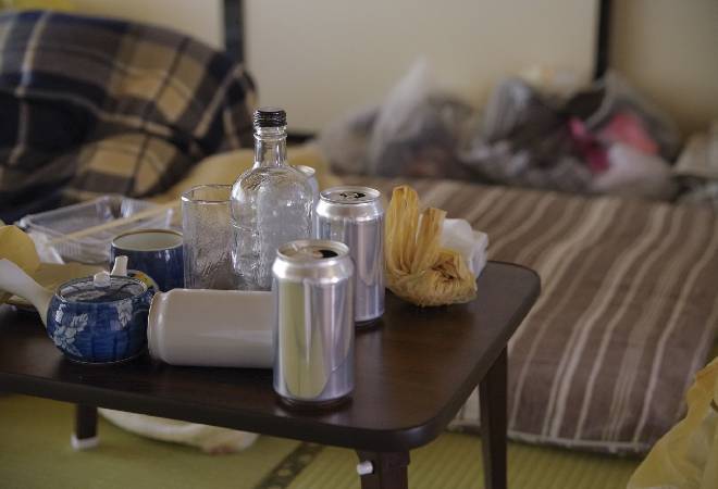 孤独な部屋。離婚した高齢の父の老後を、見守りたい方へ。