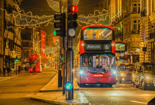 クリスマスのイギリス。帰国中の外国人彼氏の浮気疑惑に悩む女性へ。