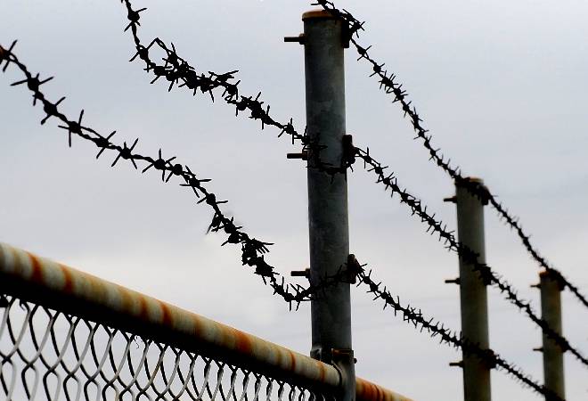 空を見上げ、年始から連絡取れない娘を心配している親御さんへ。