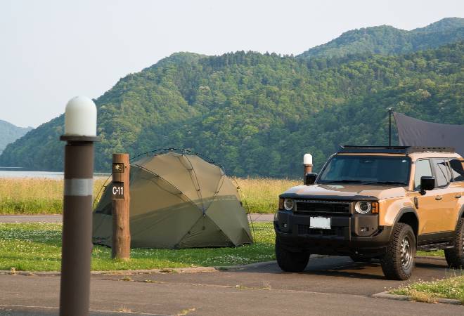 在宅勤務中の職員のアウトドア。閑散期の不正勤怠を明らかにしたい。