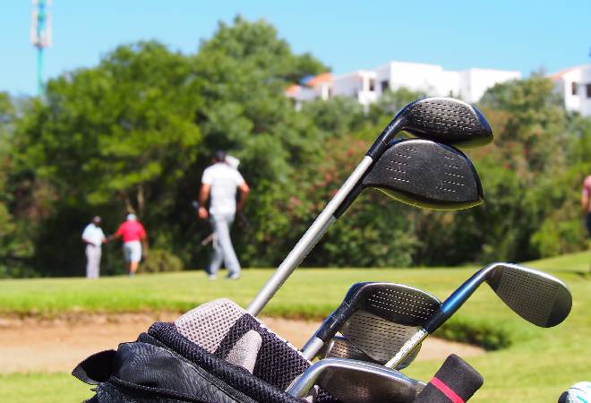 離れて暮らす妻が誰とゴルフに行ってるのか分からず、不倫や交友関係が不安な方へ。