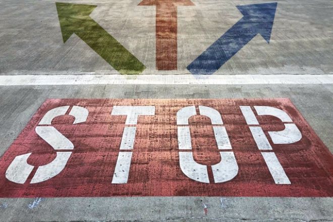 判断を急がず、状況を整理するための考え方。