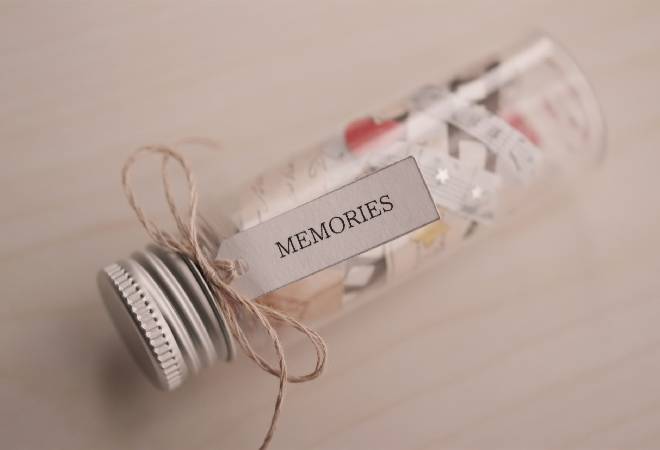 過去の出来事の背景が分からない理由。