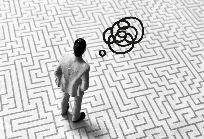 なぜ説明だけでは背景が見えないのか。