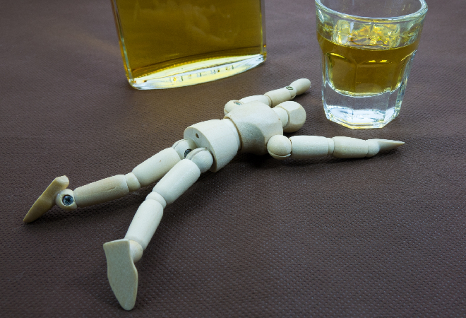 娘が泥酔して危険な状態になったのに、アルハラや薬物の関与があったのか知りたい親御さんへ。