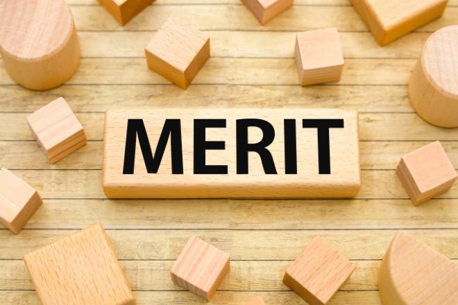 専門家に相談するメリットとサポート内容。