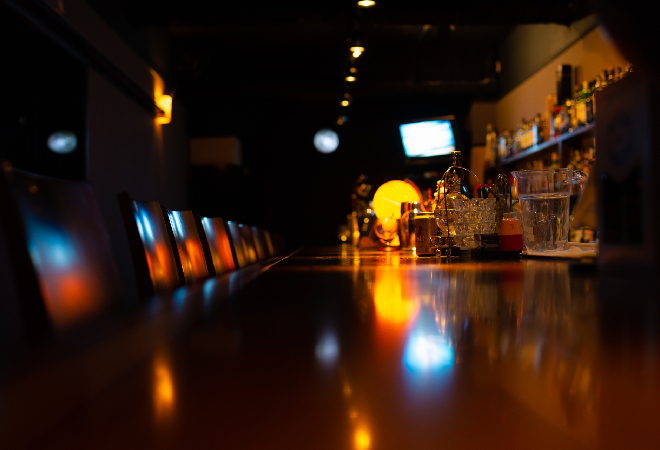 派手になり香水がきつい娘のバイト先が、ファミリーレストランなのか調べたい親御さんへ。