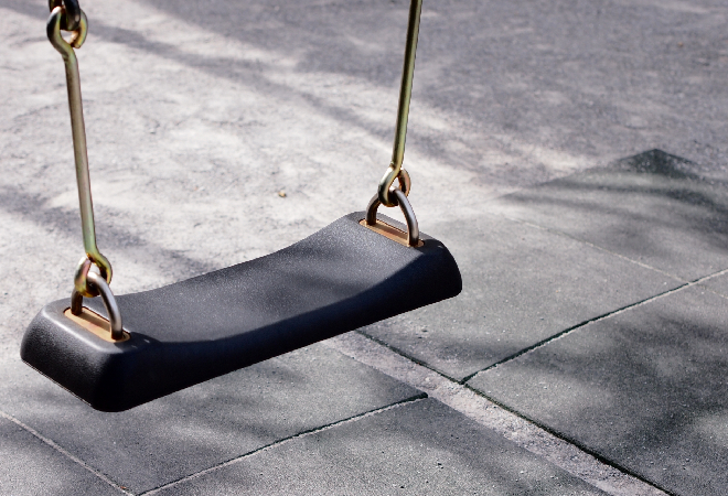 幼少期からの心の枷を外すための探偵による過去の真相解明。