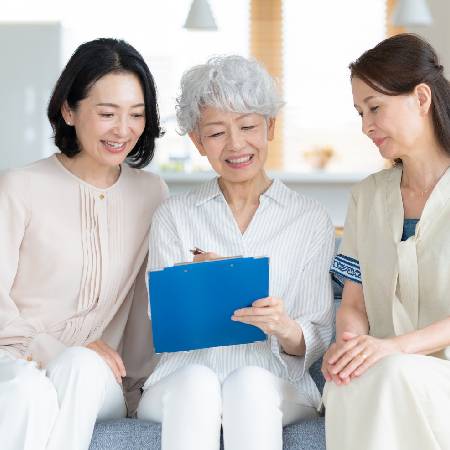 シニアケア探偵のサポートの様子。